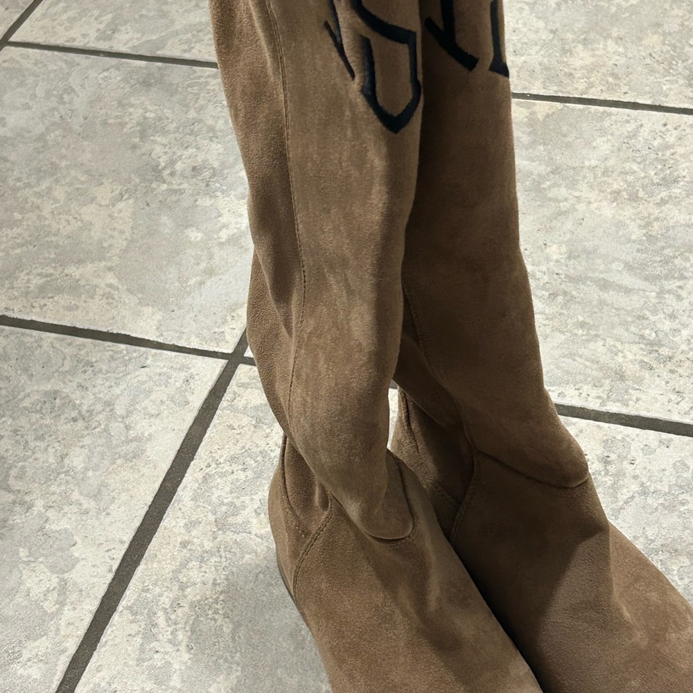 Stylish Tan Over the Knee Boots - Picture 11 of 11